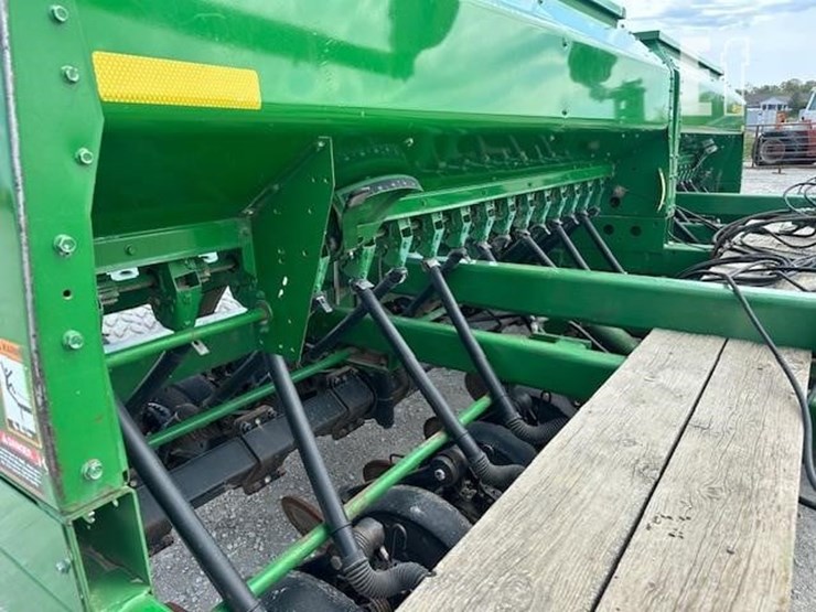 john-deere-1560-image-25