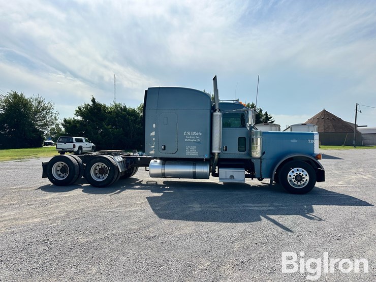 2005-peterbilt-379-image-4