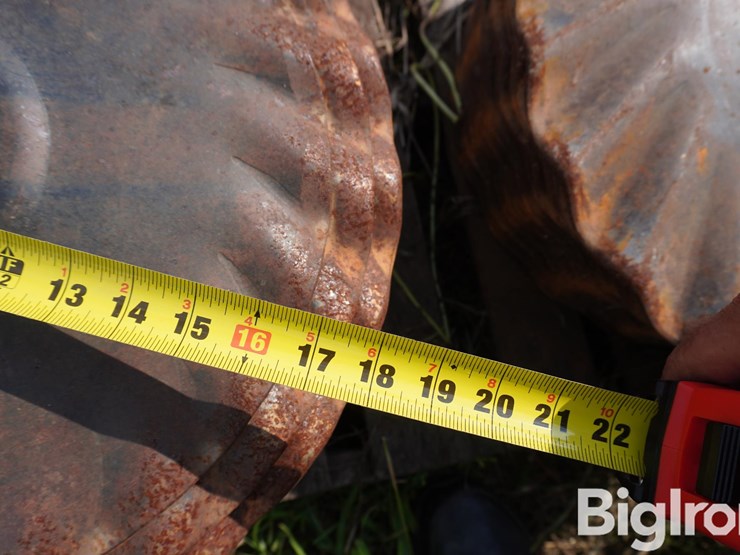 case-ih-330-image-12