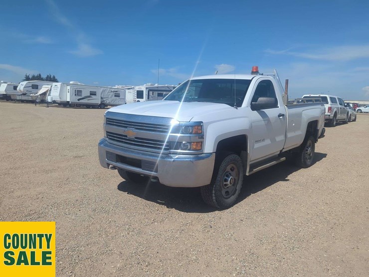 2017-chevrolet-silverado-2500hd-image-15