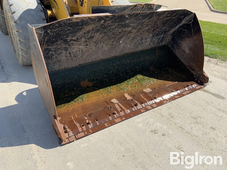 2014-caterpillar-950k-image-16