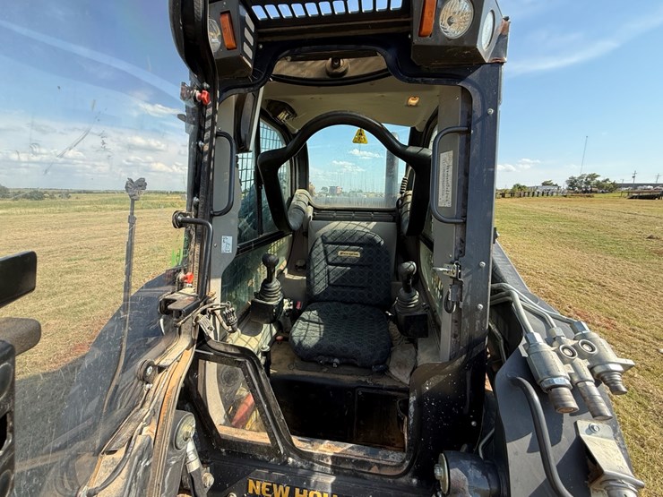 new-holland-c337-image-15