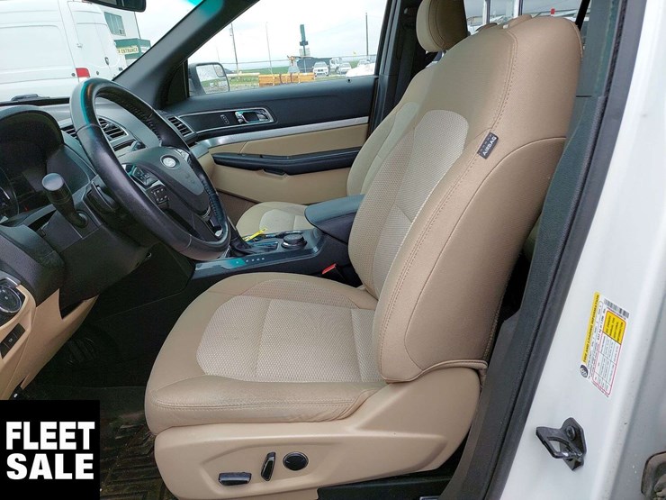2016-ford-explorer-xlt-image-16