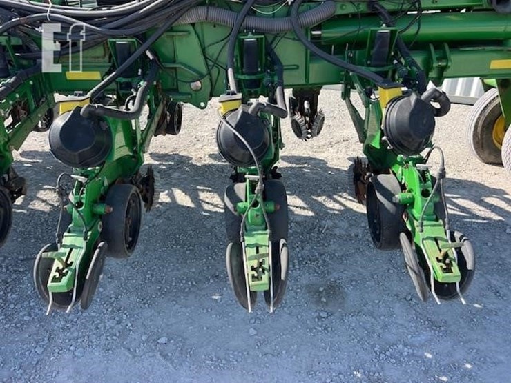 2009-john-deere-1770nt-image-66