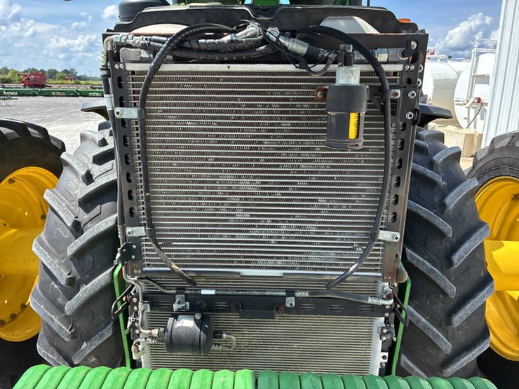 2018-john-deere-8400r-image-69