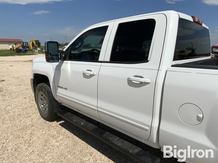 2015-chevrolet-2500-image-10