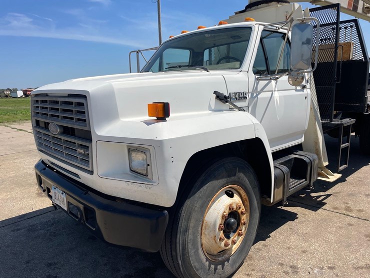 1993-ford-f700-image-13