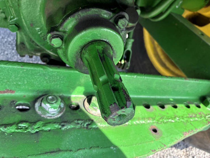 1958-john-deere-820-image-16