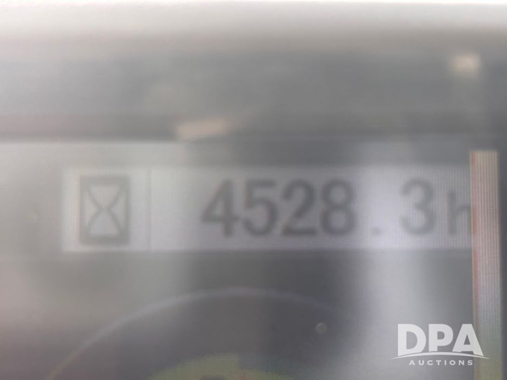 2012-deere-135d-image-66