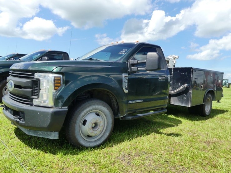 2019-ford-f350-xl-image-2