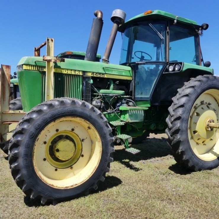 JOHN DEERE 4455