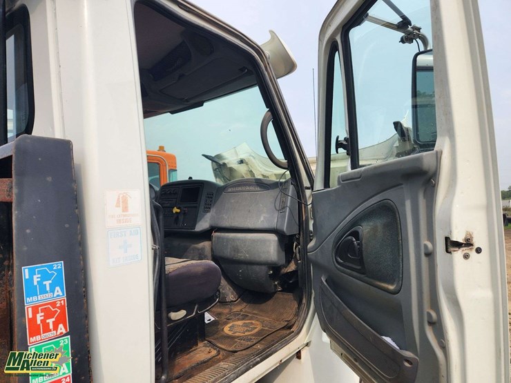 2007-international-durastar-4400-image-34