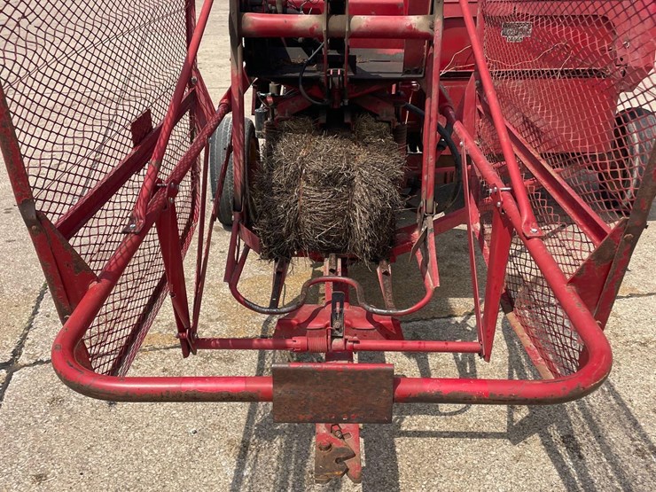 new-holland-311-image-18
