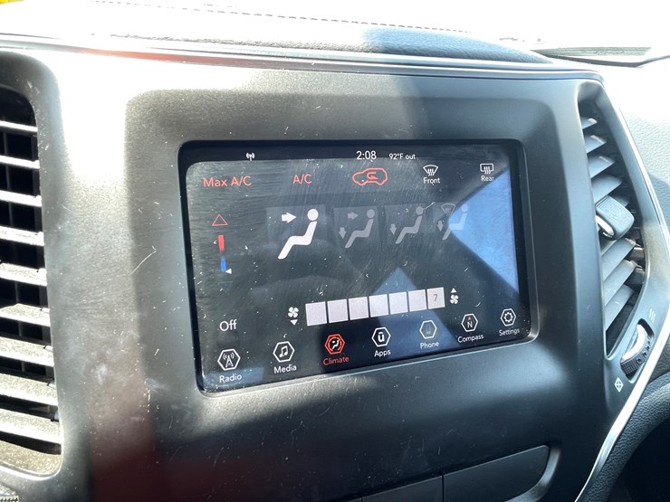 2019-jeep-cherokee-image-40