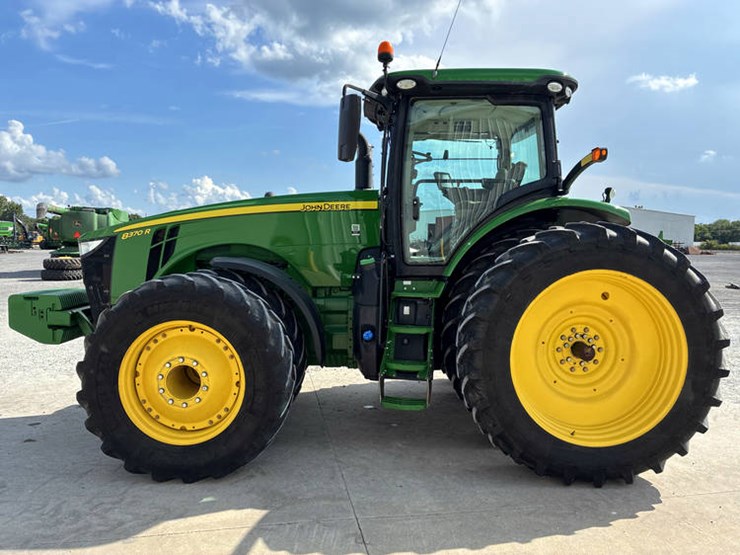2018-john-deere-8370r-image-10