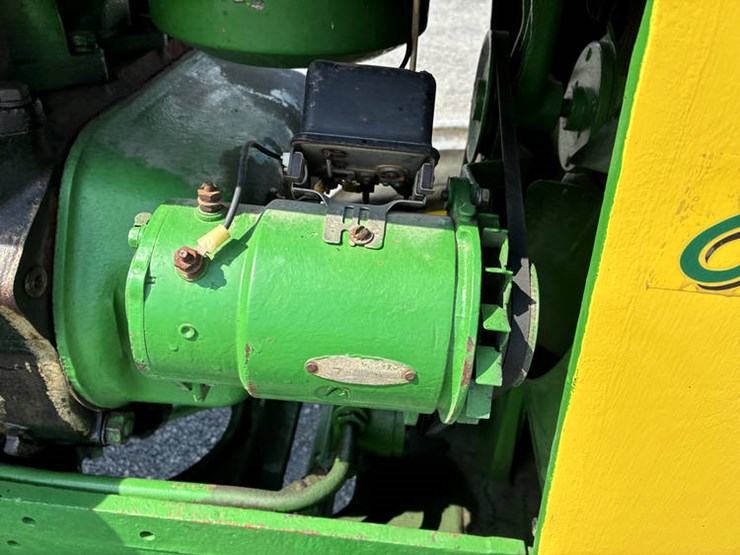 1958-john-deere-820-image-25