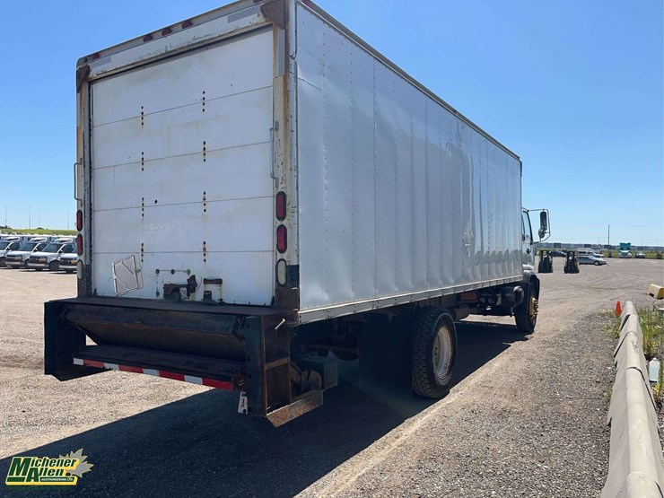 2007-gmc-t7500-image-13