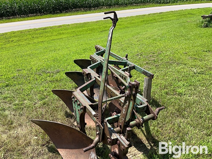 john-deere-810-image-9