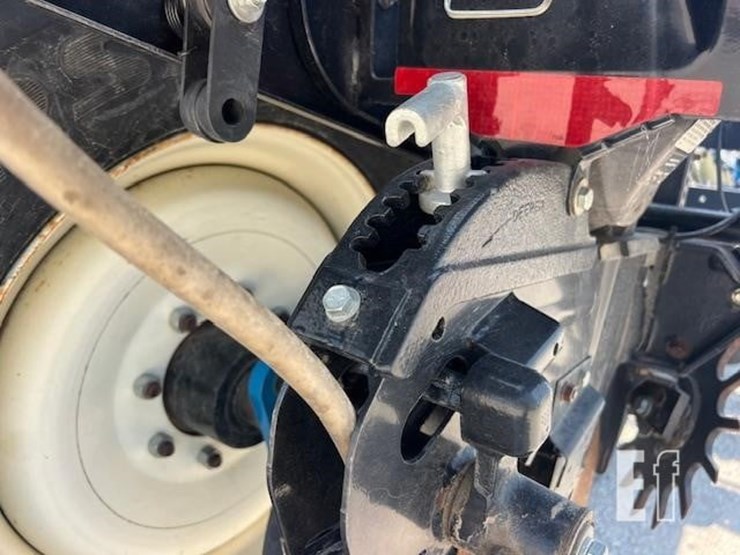 2008-kinze-3800sds-image-43