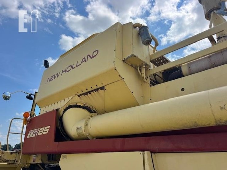 new-holland-tr85-image-47