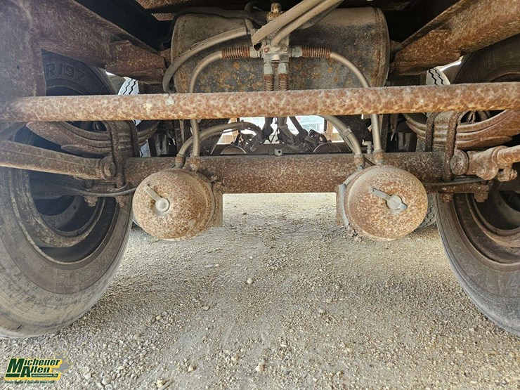 2013-utility-53'-x-102"-image-19