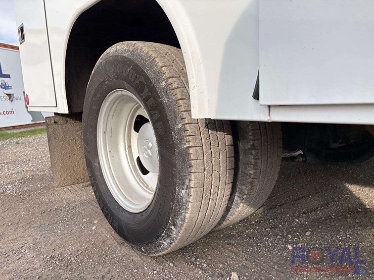 2018-ram-3500-reading-service-truck-with-liftgate-image-24