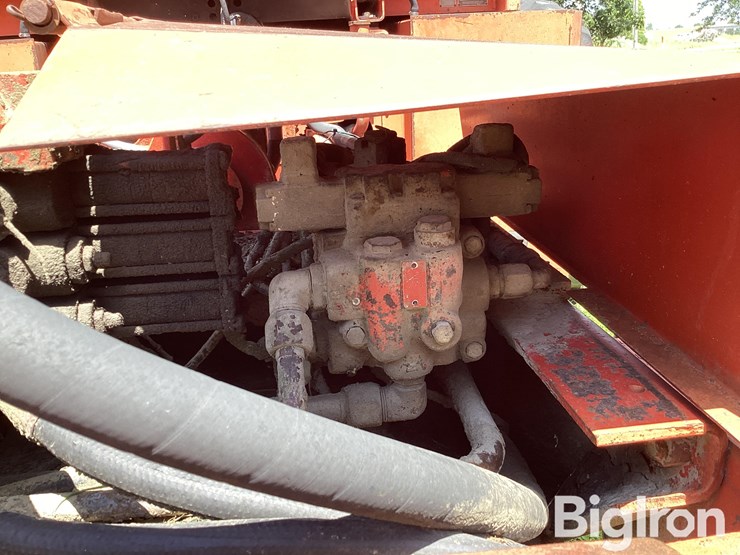 1982-massey-ferguson-4840-image-19