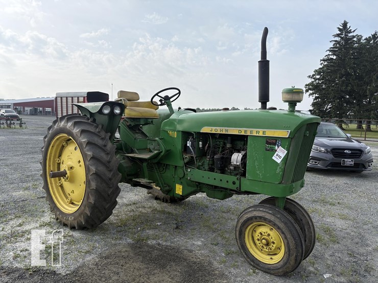 1965-john-deere-2010-image-1