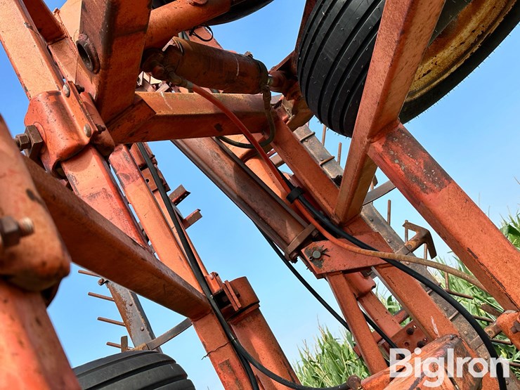 allis-chalmers-1400-image-15
