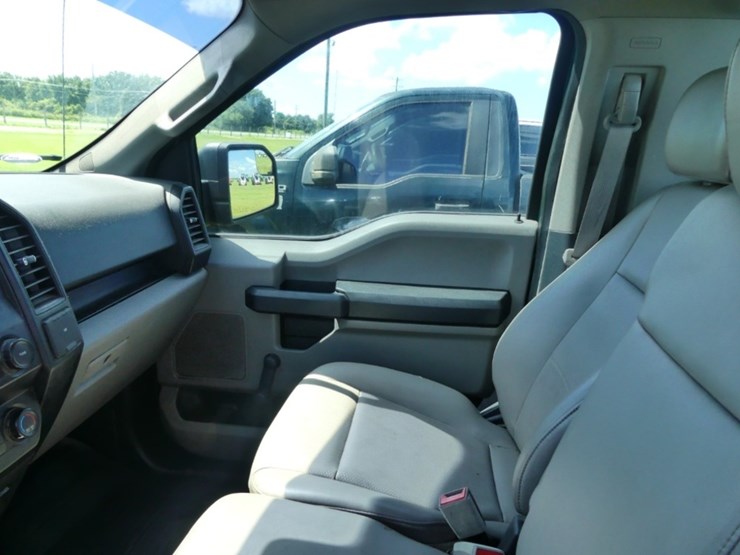 2019-ford-f150-xl-image-9