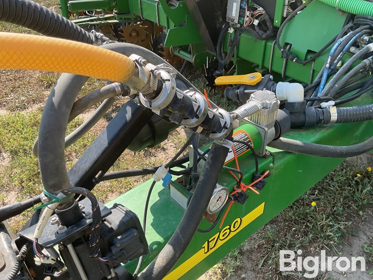 2013-john-deere-1760-image-14