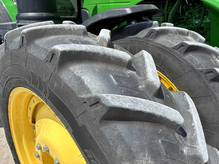 2018-john-deere-8400r-image-52