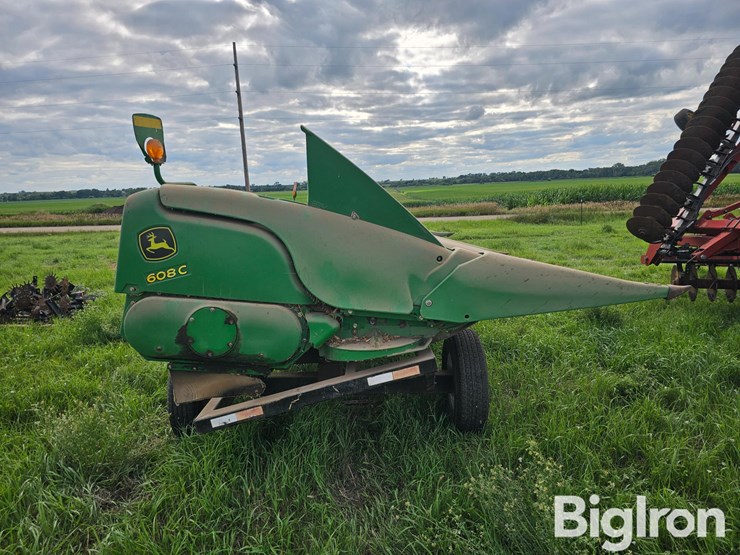 2010-john-deere-608c-image-4