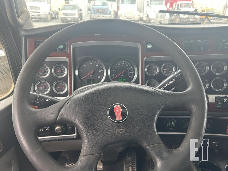 2006-kenworth-w900l-image-18
