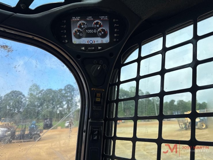 2022-bobcat-t770-image-17