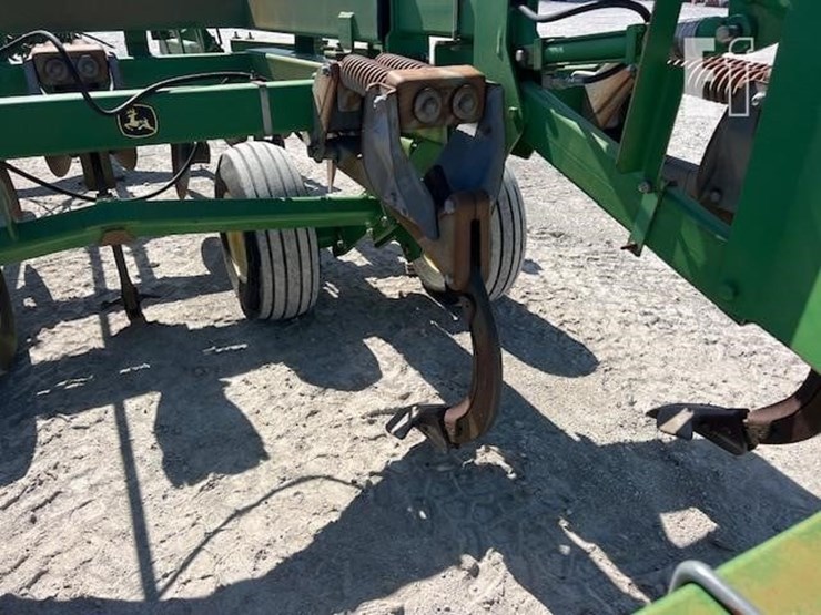 john-deere-2700-image-25
