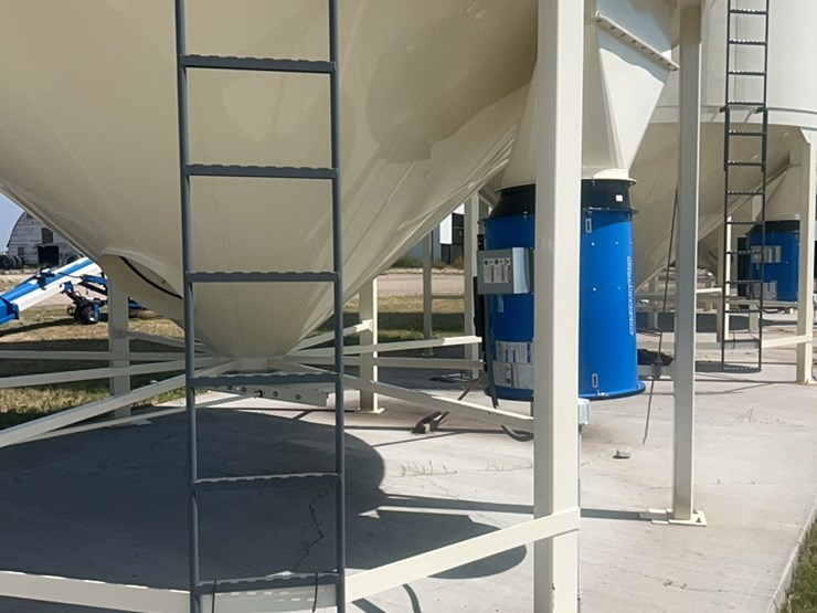 concept-7,500-bu.-hopper-bin-with-agi-grainguard-bin-fan,-10-hp-3-phase-electric-motor-image-25