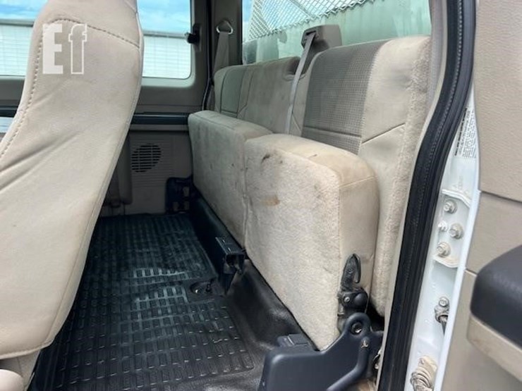 2008-ford-f550-image-36