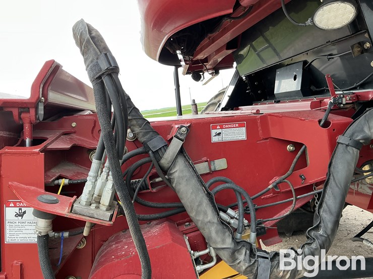 2011-case-ih-6088-image-16