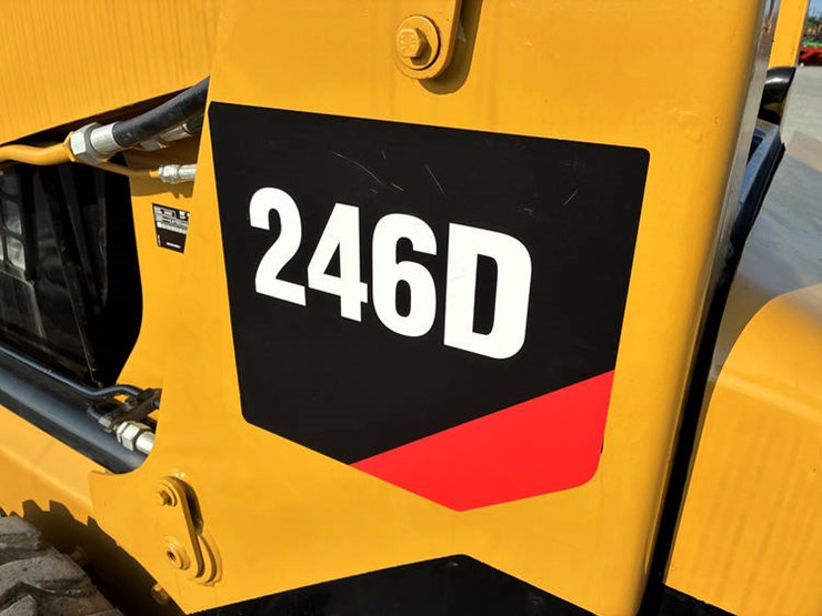 2019-caterpillar-246d-image-17