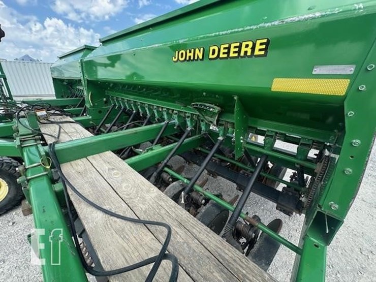 john-deere-1560-image-10