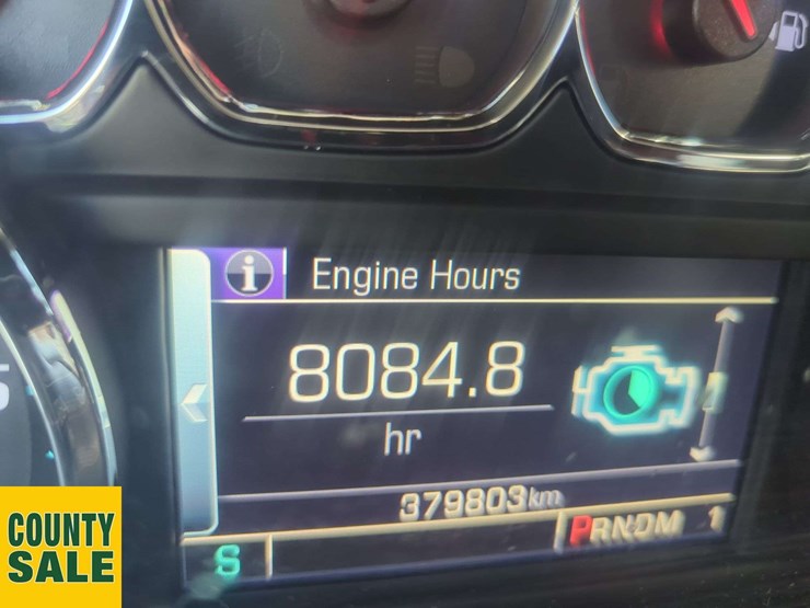2015-chevrolet-silverado-2500hd-lt-image-8