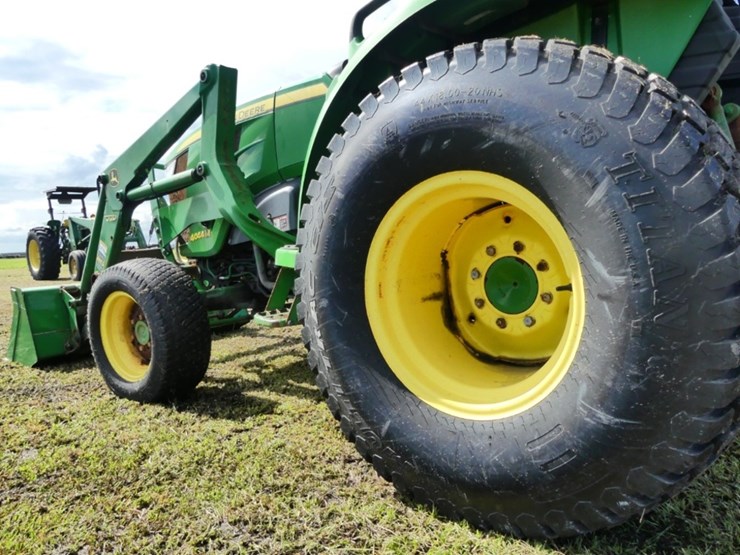 john-deere-4044m-image-6