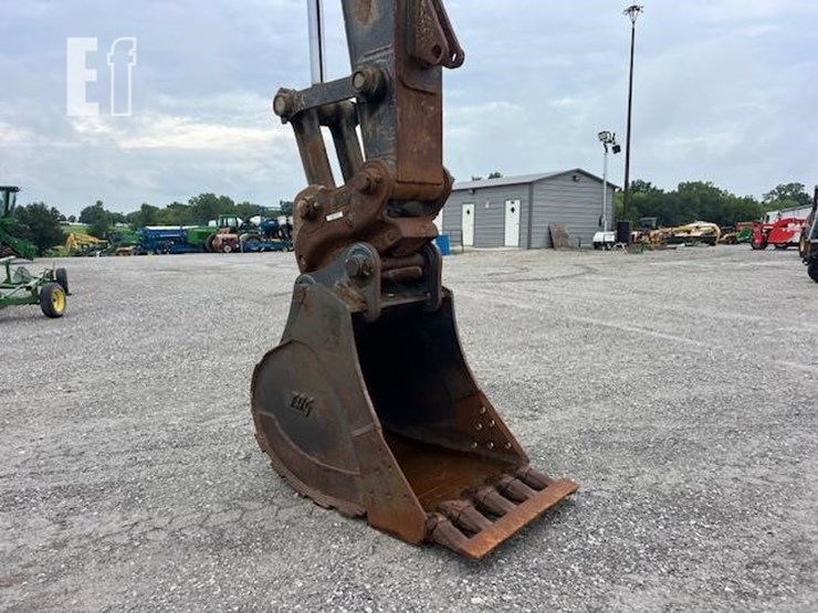 2014-deere-290g-lc-image-36