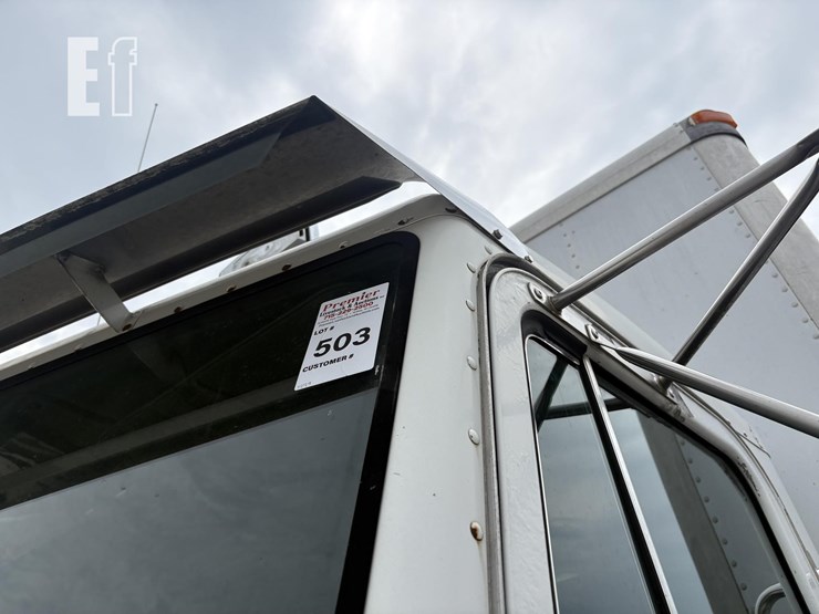 1999-peterbilt-330-image-22