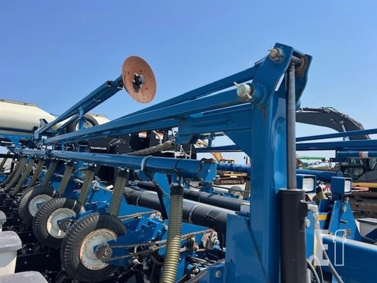 2008-kinze-3800sds-image-76