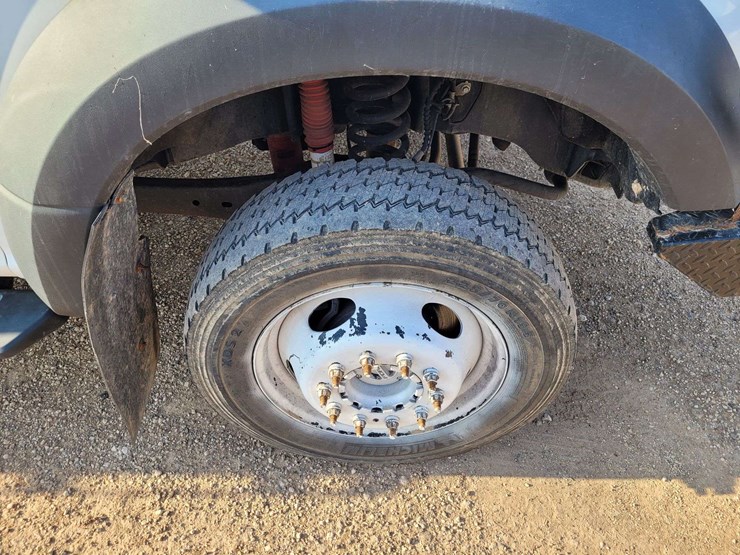2018-ford-f550-image-16