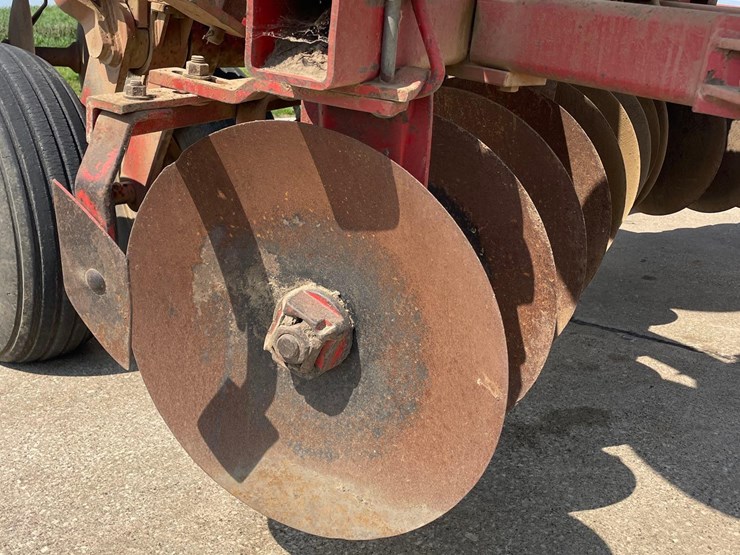 massey-ferguson-820-image-10