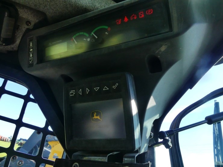 deere-317g-image-17