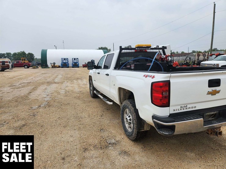 2015-chevrolet-silverado-2500hd-image-3